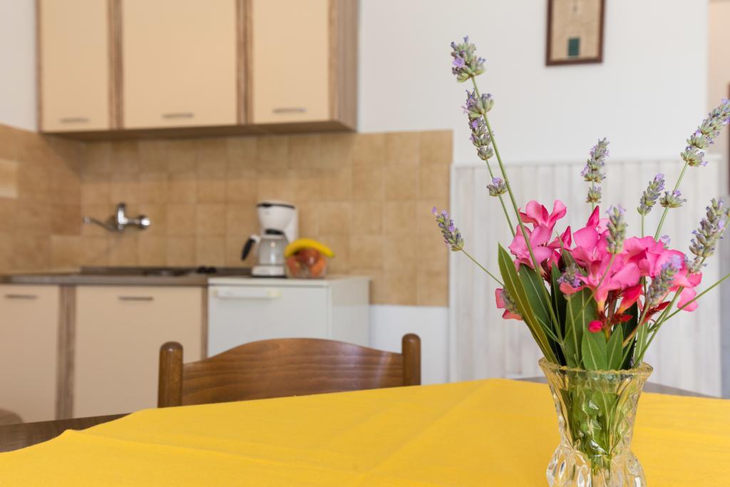 Apartment Milka Krk Town Esterno foto