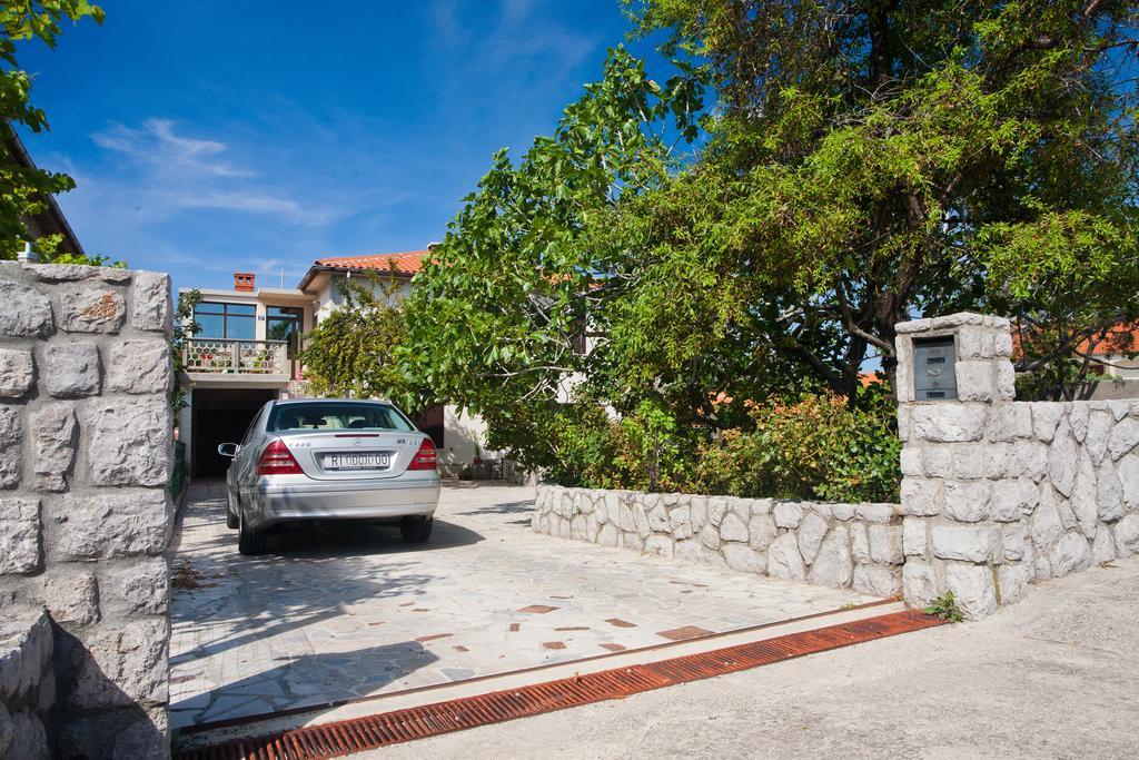 Apartment Milka Krk Town Esterno foto